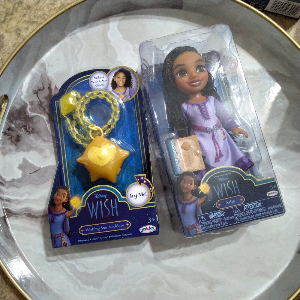 Disney Wish Asha Doll with Star Necklace Bundle - Picture 4 of 6